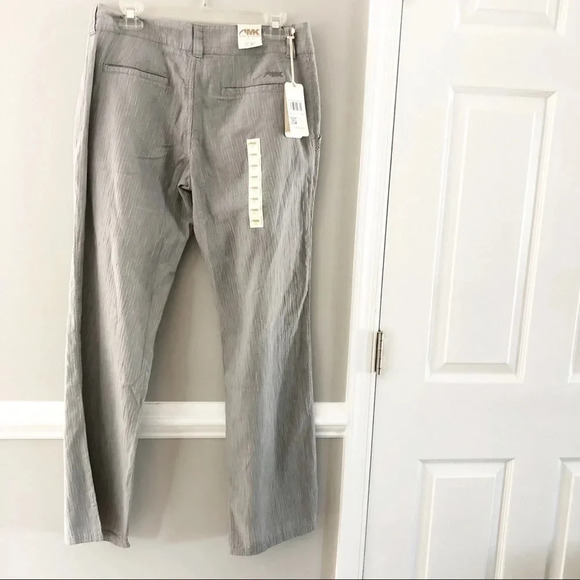 Mountain Khakis Pants Seaside Pants Relaxed Fit Mid rise Gorpcore Size 8R NWT - Picture 4 of 7